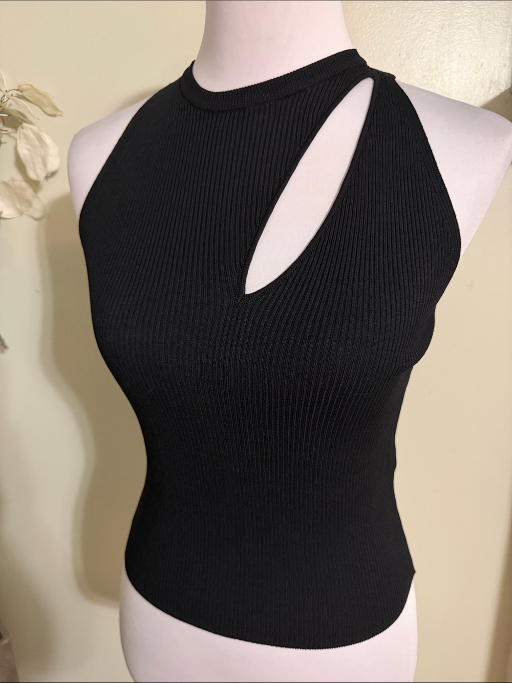 Zara Black Ribbed Cutout Crop Top - Picture 4 of 4